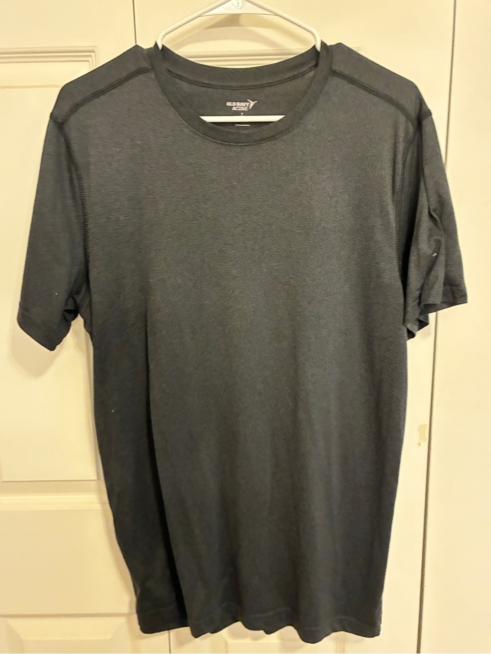 Old Navy Men's Short Sleeve Crew Tee in Charcoal